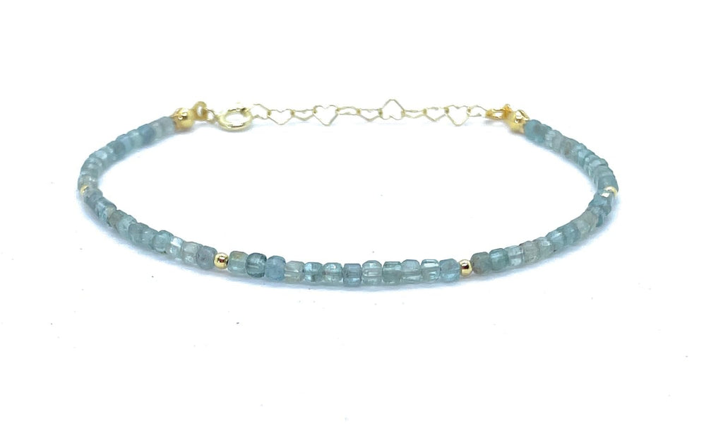 Eloboe essence Pulsera de Cianita Natural, Cubos 2mm, Plata 925 Chapada en Oro 24K, 16-19 cm, Ajustable