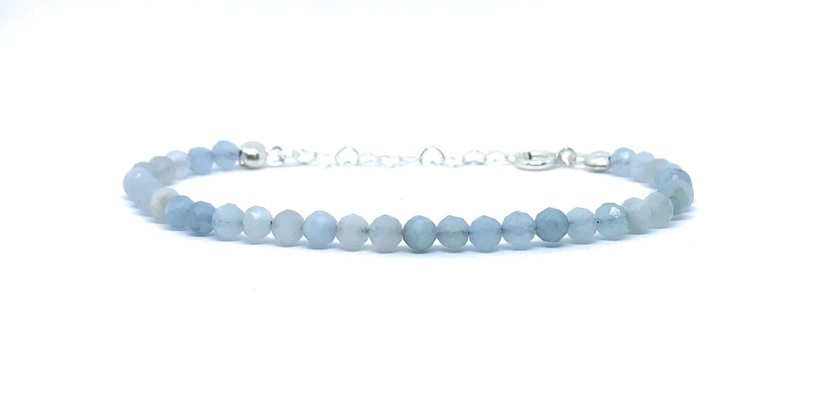 Pulsera de aguamarina, piedras naturales semipreciosas de 4 mm de grosor, cadena de plata ajustable de 16cm a 19cm.